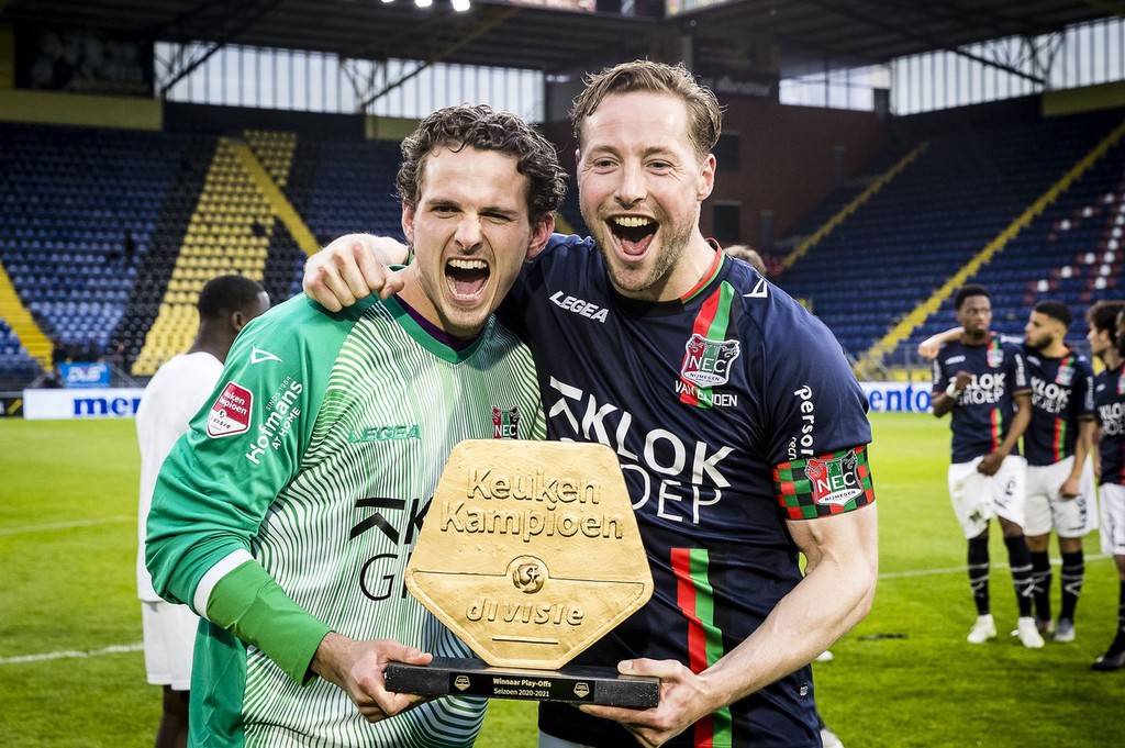 足球领域中 足球领域中