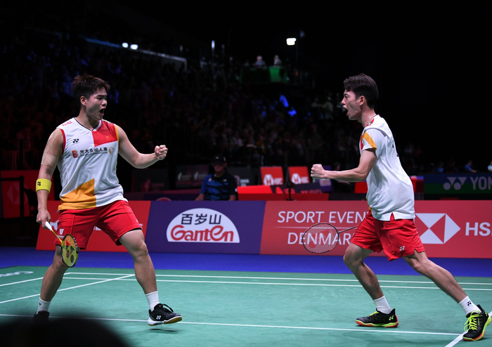 这为泰山队 这为泰山队